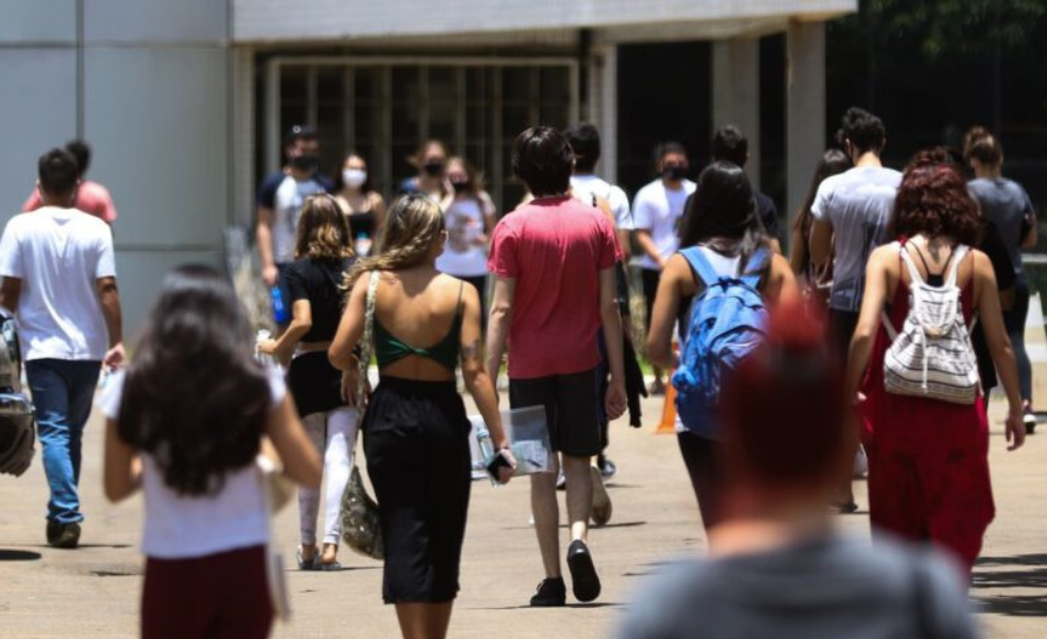 Prazo para pedir a isenção da taxa de inscrição do Enem começa nesta segunda (14)