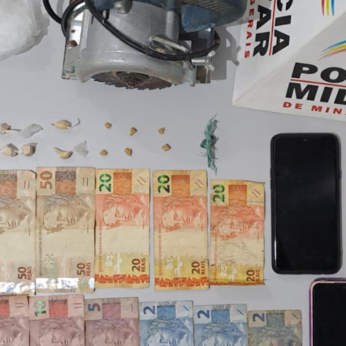 PM APREENDE DROGAS E PRENDE SUSPEITO DE TRÁFICO EM MOCAMBINHO