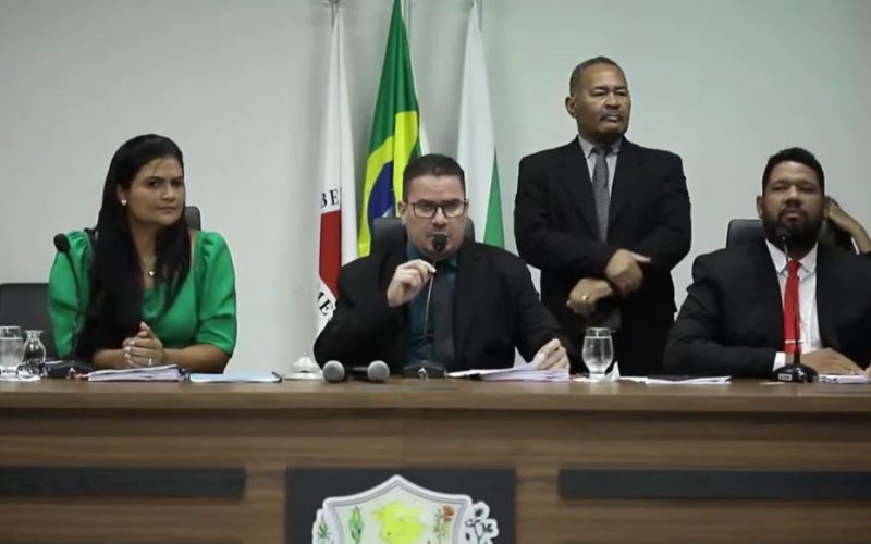 Câmara de Jaíba aprova contas do ex-prefeito Reginaldo Silva com 7 votos a favor e 4 contra; sessão tem confusão, críticas a secretários e elogios à condução da Mesa Diretora